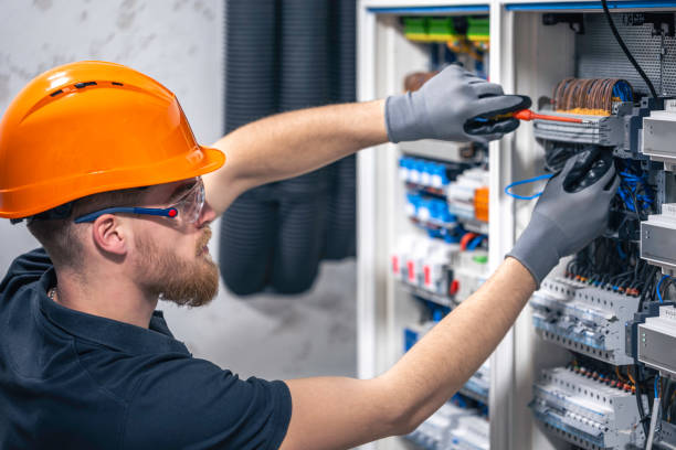 Best Emergency Electrical Repair  in East Moline, IL